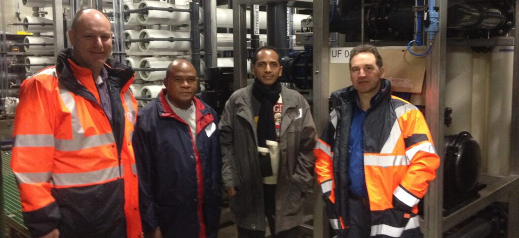 Ingenieurs van JIRAMA, een drinkwaterbedrijf in Madagaskar, wisselen kennis uit met medewerkers van De Watergroep tijdens een werkbezoek in België.