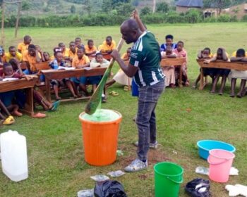 Oeganda training hygiene op school